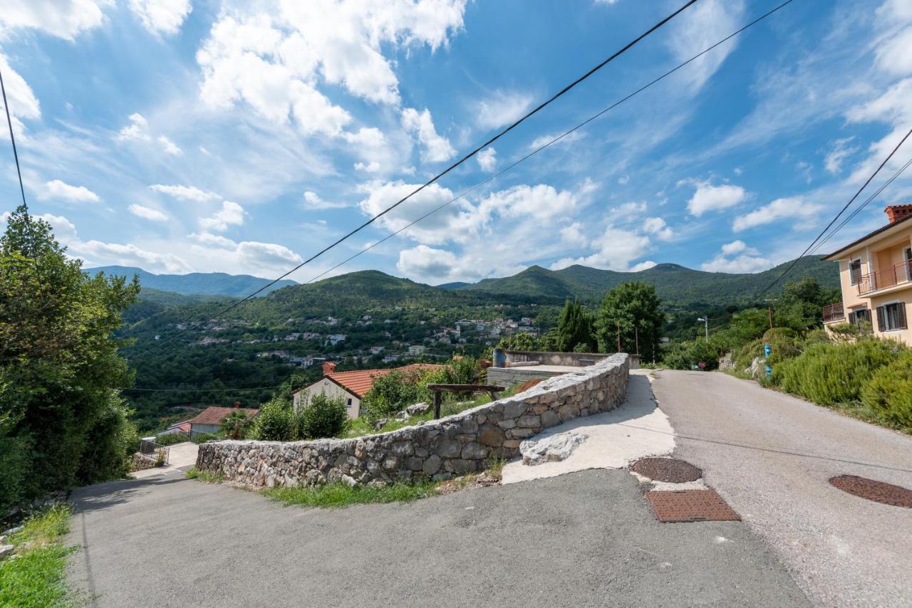 Sea View Apartment With Garden Near Opatija Veprinac Eksteriør billede